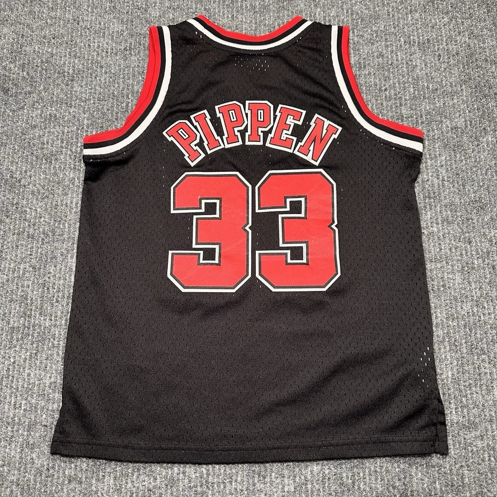 Chicago Bulls Scottie Pippen #33‎ Hardwood Classics Youth Size M NBA Jersey